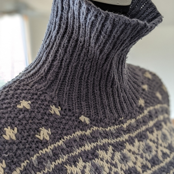 Jones New York hand knit sweater, petite small - Picture 4 of 4